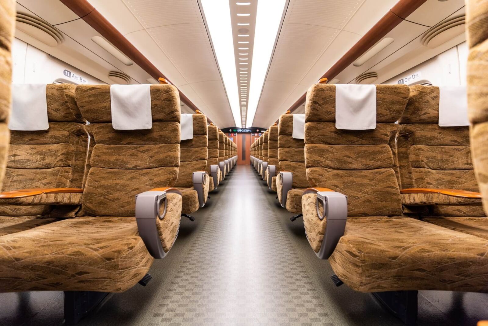 kyushu-shinkansen-seating